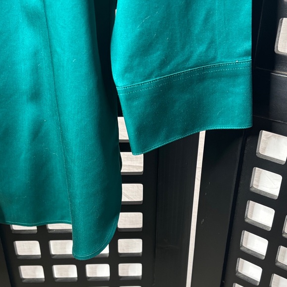 💚 Chico’s Emerald Green No Iron Cotton Tunic Button Top Women’s Size 1 Large 💚 - Picture 4 of 14